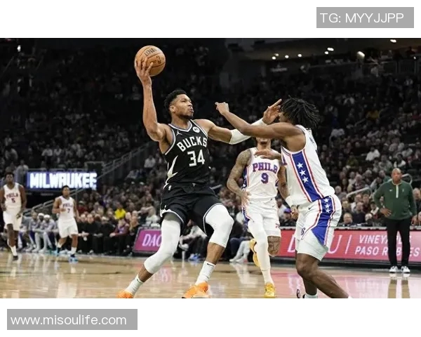 雄鹿30分狂胜国王！字母哥37+11王者归来，西部附加赛格局一夜生变